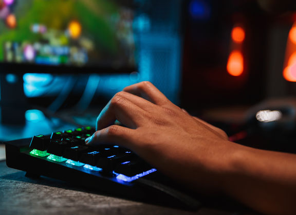 プロゲーマーになるには 仕事内容や年収 資格について解説 ゲーム専門の学校 バンタンゲームアカデミー