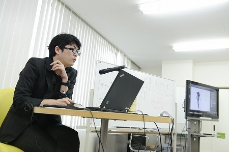 東京校 イラストレーター メカニックデザイナー黒銀氏講演会 女の子 メカのキャラクターデザインのコツ とは ゲーム専門の学校 バンタンゲームアカデミー