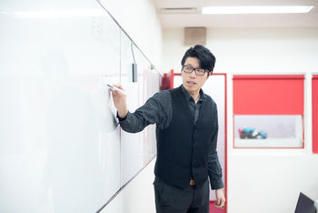 東京校 就活を制する ゲームアカデミーob 高木正文講師によるポートフォリオ指導とは ゲーム専門の学校 バンタンゲームアカデミー 東京校 就活を制する ゲームアカデミーob 高木正文講師によるポートフォリオ指導とは ゲーム専門の学校 バンタンゲームアカデミー