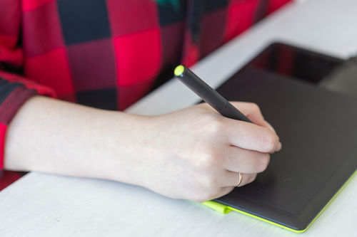 キャラクターデザイナーになるには 仕事内容や年収 必要な資格について解説 ゲーム専門の学校 バンタンゲームアカデミー キャラクターデザイナーになるには 仕事内容や年収 必要な資格について解説 ゲーム専門の学校 バンタンゲームアカデミー