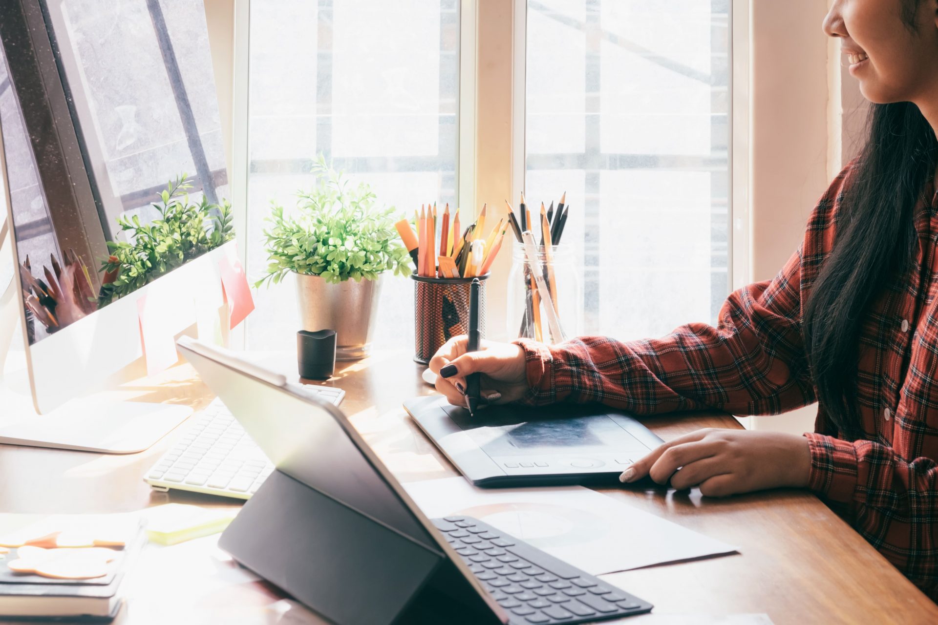 イラストレーターとは なるには資格が必要 仕事内容 年収についても解説 ゲーム専門の学校 バンタンゲームアカデミー 東京 大阪 名古屋 福岡