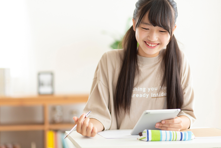 専門技術77％と高卒資格23％を両立する効率的な仕組み